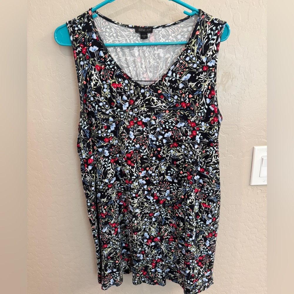 JJill Wearever collection 
Floral Sleeveless Top - Black and Red